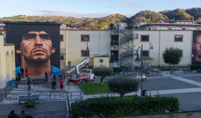 Quarto si prepara alla festa scudetto del Napoli domenica: pronti due maxischermi