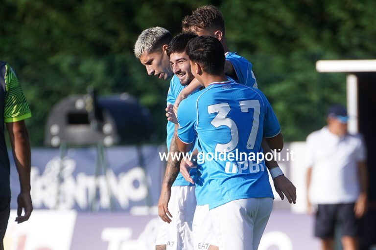 Sei gol del Napoli nel primo test amichevole della nuova stagione