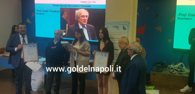 De Laurentiis premiato a Pozzuoli. La fotogallery