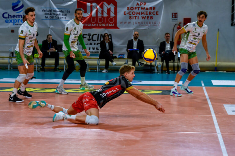 Sorrento torna a sorridere: vittoria in 3 set nel derby con Marcianise