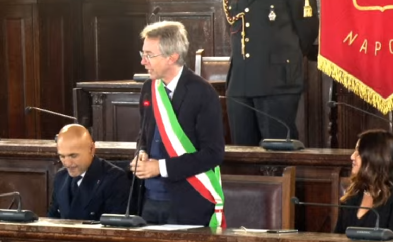 VIDEO – Comune di Napoli, la cittadinanza onoraria a Spalletti