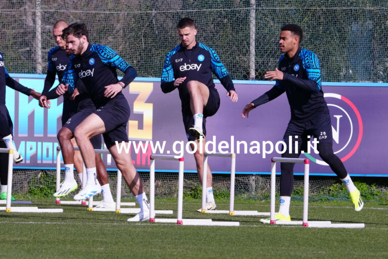 Qui Castel Volturno, Personalizzato in campo per Juan Jesus. Palestra per Olivera