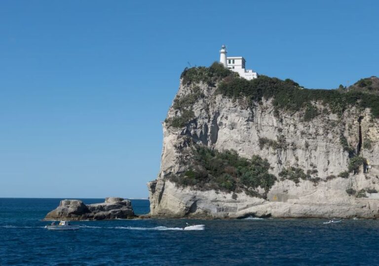 Giornata della Marina: apertura straordinaria del Faro di Capo Miseno